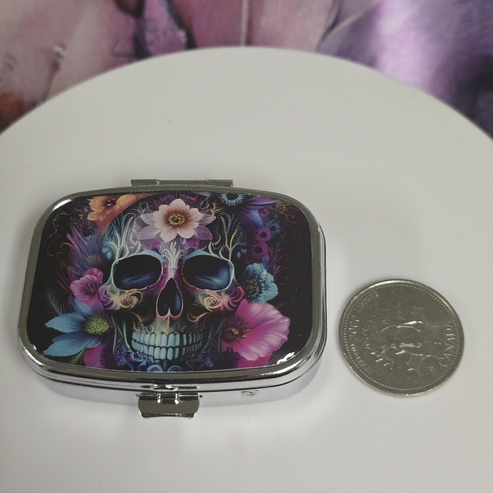 🆕️💊☠️SUGAR SKULL PORTABLE METAL PILL BOX ORGANIZER WITH MIRROR☠️💊 - Picture 8 of 13
